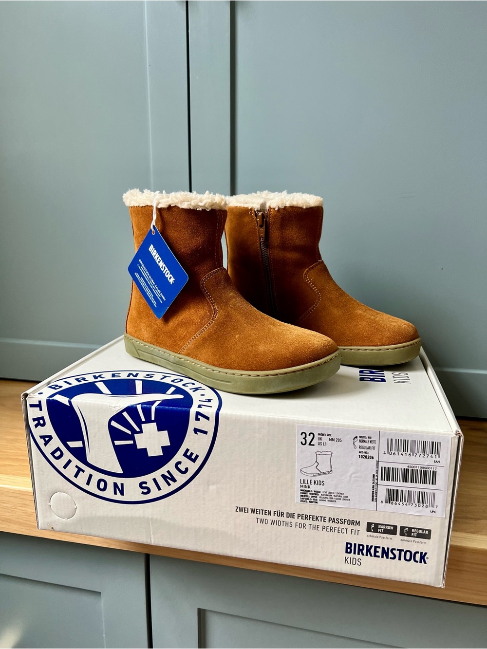 Birkenstock Lille Kids Tan Suede Shearling Cuff Boots size 32EU
